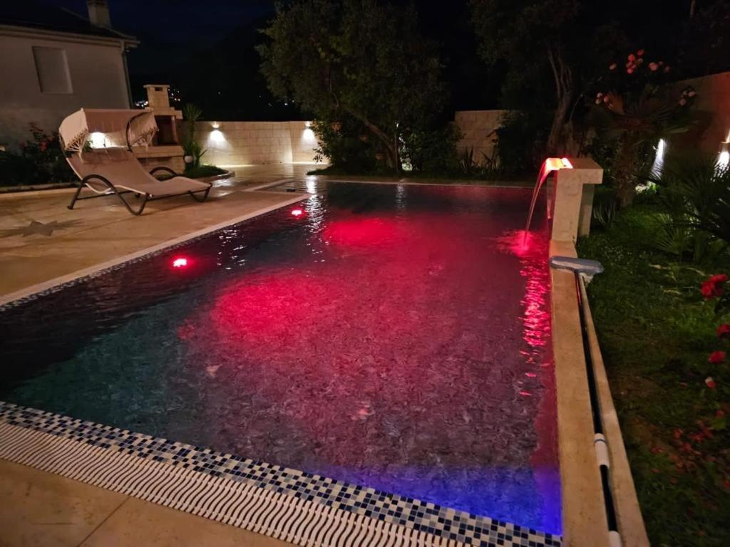 Villa Holiday Apartments Bar Exteriér fotografie