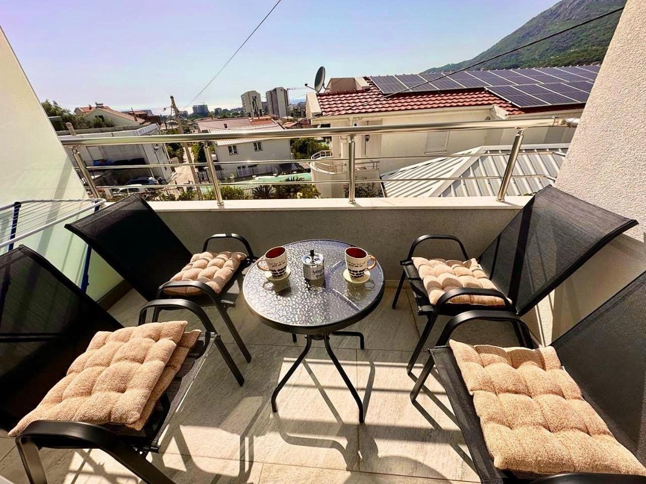 Villa Holiday Apartments Bar Exteriér fotografie